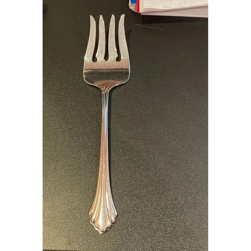 Oneida Distinction Deluxe Rembrandt Stainless Steel Serving Fork